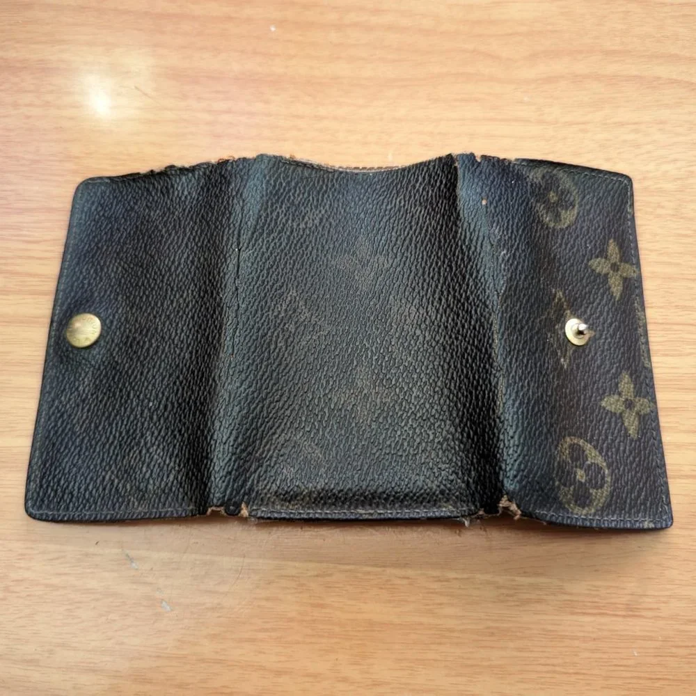 Louis Vuitton Monogram Key Holder/Wallet #1576💥PRICE DROP💥